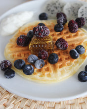 Cargar imagen en el visor de la galería, Waffles de pandeyuca por 2 unidades