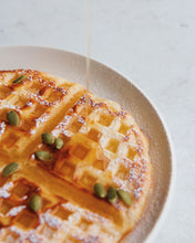 Cargar imagen en el visor de la galería, Waffles de pandeyuca por 2 unidades