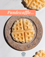 Cargar imagen en el visor de la galería, Waffles de pandeyuca por 12 unidades
